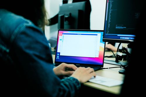＼UX施策やブランディングにも携わる／Webディレクターを募集！